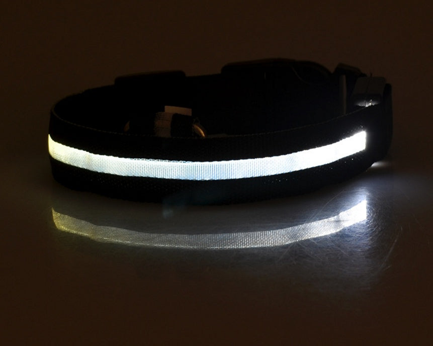 Nylon LED Luminous Pet Collar – Night Safety Flashing Design for Dogs.