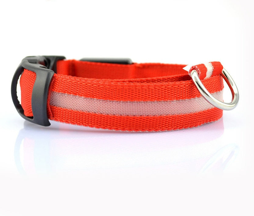 Nylon LED Luminous Pet Collar – Night Safety Flashing Design for Dogs.