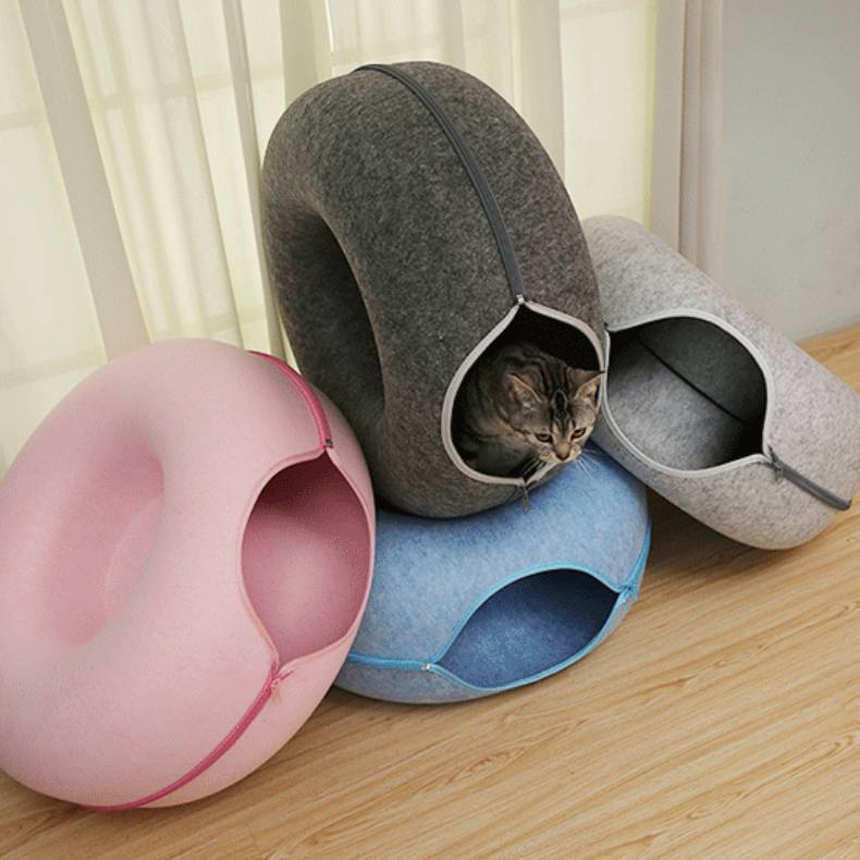 Four-Season Cat Round Felt Pet Nest – Cozy and Comfortable Bed for Year-Round Comfort.